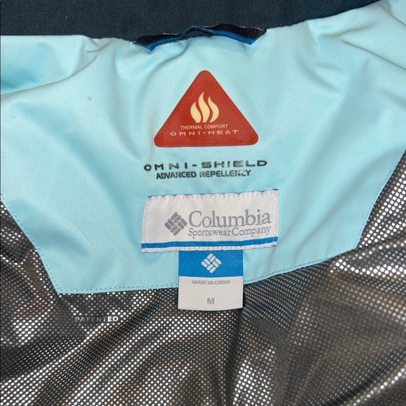 Columbia Women’s Lay D Down Omni Heat Winter Vest with removable hood. - Picture 11 of 14